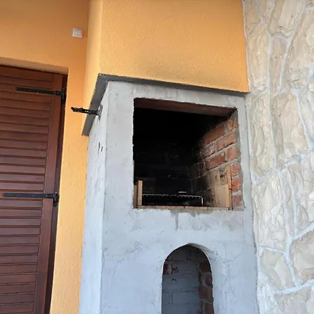 Vila Amarilla Kolan
